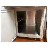 Refrigerated Cold holding Prep Table w/ refrigerated ingredient rail