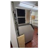 Avantco Ice Machine Head W/ a Manitowok Hopper