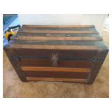 Pretty Old Trunk in Good Condition