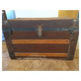 Pretty Old Trunk in Good Condition