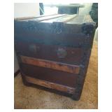 Pretty Old Trunk in Good Condition