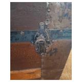 Pretty Old Trunk in Good Condition
