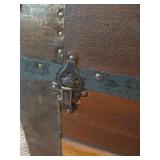 Pretty Old Trunk in Good Condition