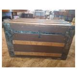 Pretty Old Trunk in Good Condition