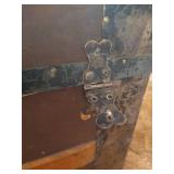 Pretty Old Trunk in Good Condition