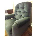 La-Z-Boy Lift Chair in Good Condition, Works