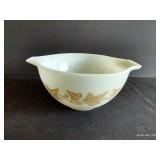 Pyrex Sandalwood Cinderella 1 1/2 Pint Bowl