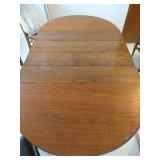 Kitchen Table w/4 Leaves & Chairs