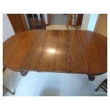 Kitchen Table w/4 Leaves & Chairs