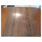 Kitchen Table w/4 Leaves & Chairs