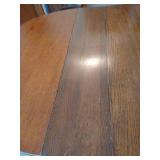 Kitchen Table w/4 Leaves & Chairs
