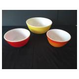 Pyrex Nesting Mixing Bowls