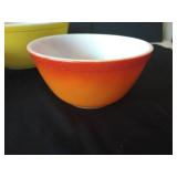 Pyrex Nesting Mixing Bowls
