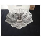 New in Box Mikasa "Hibiscus Frost" 9" Bowls