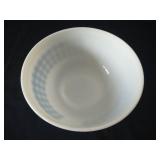 Pyrex 2 1/2 Quart Blue Dot Mixing Bowl