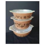 (3) Nesting Pyrex Early American Cinderella Bowls w/ Lids
