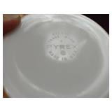 (3) Nesting Pyrex Early American Cinderella Bowls w/ Lids