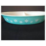Pyrex Snowflake Divided 1.5 Quart Dish