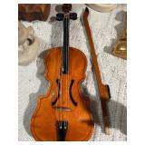 Vintage Folk Art & Decorative Collectibles Lot – Wooden Violins, Hand-Carved Figures, Pewter Mug, Hummel-Style Figurines & More