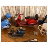 Vintage Classic Scooter Collection - Model Vespas/Lambrettas, Books & Mug Lot