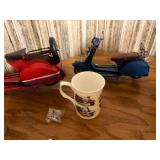 Vintage Classic Scooter Collection - Model Vespas/Lambrettas, Books & Mug Lot