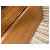 Vintage Dixie Furniture 5-Drawer Oak Chest of Drawers / Tallboy Dresser