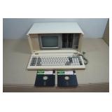 Vintage Sanyo MBC-675 Computer