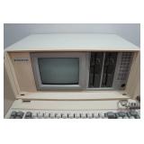Vintage Sanyo MBC-675 Computer