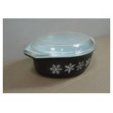 Vintage Pyrex Black Snowflake Oval Casserole Dish - 1.5QT
