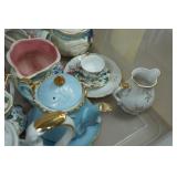 Assorted Tea Set Pieces