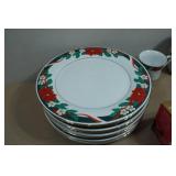 32-Piece Vintage Tienshan 'Deck the Halls' Dinnerware Set