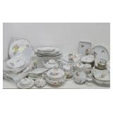 Excellent Large Hutschenreuther "Form Dresden" German China Dishware Set
