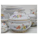 Excellent Large Hutschenreuther "Form Dresden" German China Dishware Set