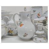 Excellent Large Hutschenreuther "Form Dresden" German China Dishware Set