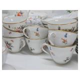 Excellent Large Hutschenreuther "Form Dresden" German China Dishware Set