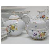 Excellent Large Hutschenreuther "Form Dresden" German China Dishware Set