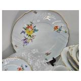 Excellent Large Hutschenreuther "Form Dresden" German China Dishware Set