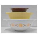 3 assorted Vintage PYREX Glass Bowls