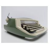 Great Looking Vintage Portable ROYAL Typewriter w/Case - Green