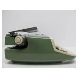 Great Looking Vintage Portable ROYAL Typewriter w/Case - Green