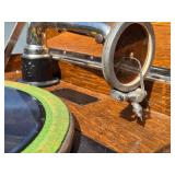 Very Nice Condition Working Antique Oak Pathe Freres Phonograph Model 75