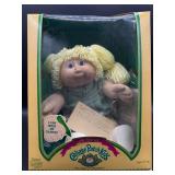 Cabbage Patch Kids - Coleco - 1986 - Double Ponytail - Yellow Blonde - Blue Eyes - Girl - Dimples & Teeth - MIB