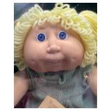 Cabbage Patch Kids - Coleco - 1986 - Double Ponytail - Yellow Blonde - Blue Eyes - Girl - Dimples & Teeth - MIB