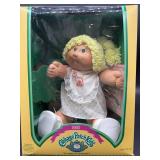 Cabbage Patch Kid - Coleco - 1985 - Yellow Blonde - Braided Ponytail - Green Eyes - Girl - Dimples - MIB
