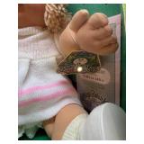 Cabbage Patch Kid - Coleco - Double Ponytail - Tan Hair - Green Eyes - Girl - Dimples & Tooth - Hand Holds - MIB