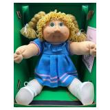 Cabbage Patch Kid - Ideal - Les Patoufs - Double Braided Ponytail - Gold Hair - Green Eyes - Girl - Dimples & Freckles - MIB