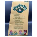 Cabbage Patch Kid - Coleco - 1984 - Loop Shag - Gold Hair - Green Eyes - Girl - Dimples & Freckles - MIB