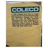 Cabbage Patch Kid - Coleco - 1985 - Ponytail - Brown Hair - Brown Eyes - Girl - Dimples & Tooth - Cowboy Hat - MIB