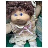 Cabbage Patch Kid - Coleco - 1985 - Double Braided Ponytail - Brown Hair - Violet Eyes - Girl - Dimples & Tooth - MIB
