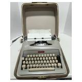 Vintage Royal Futura Typewriter Great Condition w Case